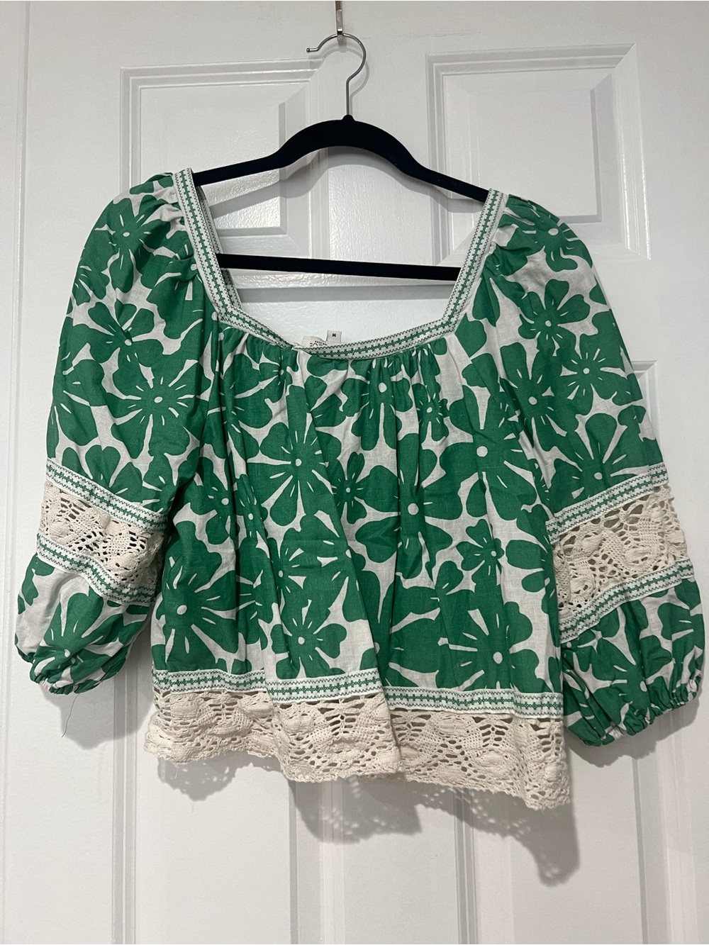 Rachel Zoe Green Floral Crochet trim Top blouse shirt medium